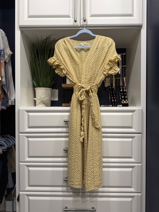 Max Studio Dresses & Skirts - Light Yellow Ruffle-Sleeve Wrap Dress with Tie Waist SZ M